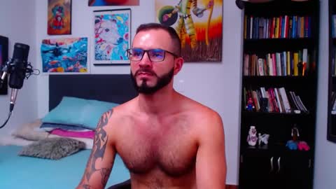 akiles online show from February 19, 10:09 pm