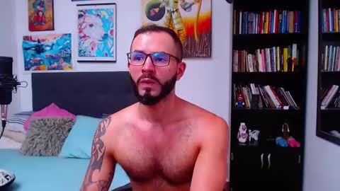 akiles online show from March 6, 9:53 pm