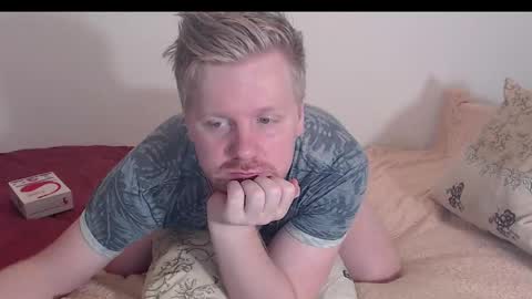 aktavian_w online show from September 20, 5:24 pm