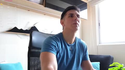 Snapshot of al_miko chatting on January 28, 8:58 pm Al Fox  Miko Fortuni  online show from January 28, 8:58 pm