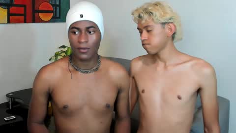 Snapshot of alan_scot chatting on December 28, 2:33 am Alan and Criss - WE JUST FRIENDS WITH BENEFITS BOTH VERS online show from December 28, 2:33 am