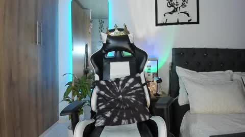 alannaughty_ online show from March 20, 5:00 am