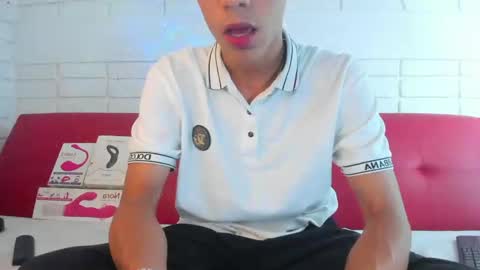 Snapshot of alannaughty_ chatting on December 29, 4:48 am alannaughty_ online show from December 29, 4:48 am