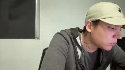 alber753713 online show from May 23, 9:48 am