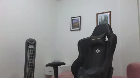 alejandroo_7 online show from December 28, 10:34 pm