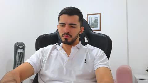 alejandroo_7 online show from January 11, 8:21 pm