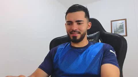 alejandroo_7 online show from February 16, 7:05 pm