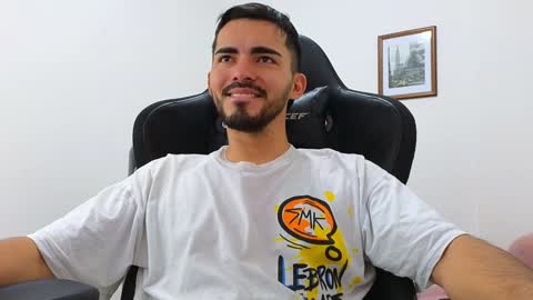 alejandroo_7 online show from December 22, 5:42 pm