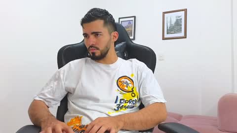 alejandroo_7 online show from February 1, 8:05 pm