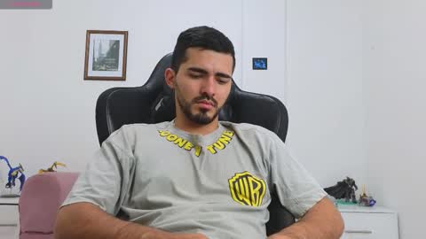 alejandroo_7 online show from September 10, 9:57 pm