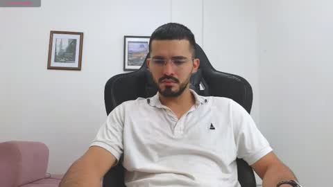 alejandroo_7 online show from November 25, 2:52 pm