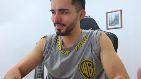 alejandroo_7 online show from January 8, 8:39 pm