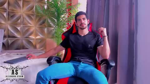 Snapshot of alejandrostorm chatting on December 10, 7:54 pm Alejo  online show from December 10, 7:54 pm