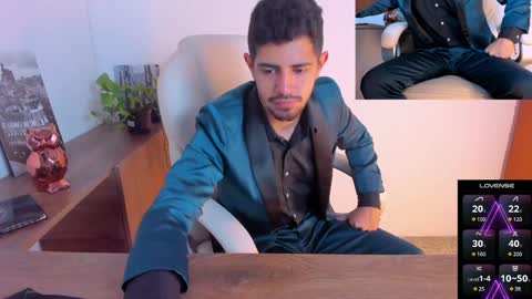 Snapshot of alejandrostorm chatting on January 3, 7:50 pm Alejo  online show from January 3, 7:50 pm
