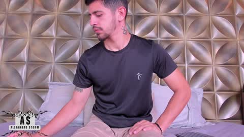 Snapshot of alejandrostorm chatting on January 6, 3:29 pm Alejo  online show from January 6, 3:29 pm