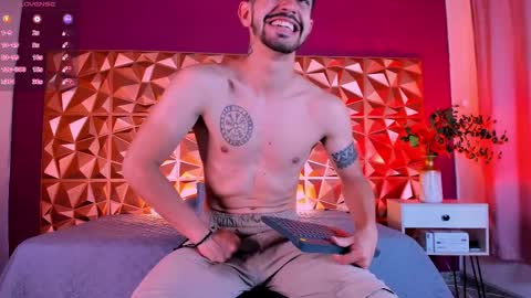 Snapshot of alejandrostorm chatting on March 4, 10:05 pm Alejo  online show from March 4, 10:05 pm