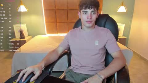 Snapshot of alejootwink chatting on October 24, 3:30 am ALejoo Saenz online show from October 24, 3:30 am