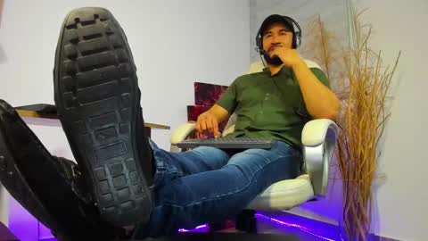 ALESSANDRO  WYE online show from December 3, 4:02 am