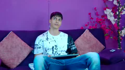 Alessio online show from November 30, 1:35 pm