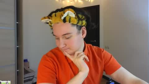 FAVORITE online show from February 10, 10:09 pm