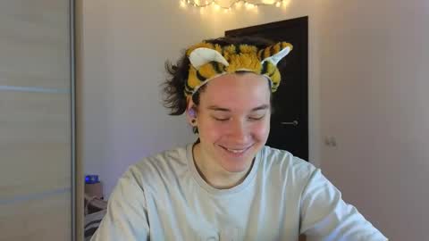 FAVORITE online show from February 23, 12:04 am