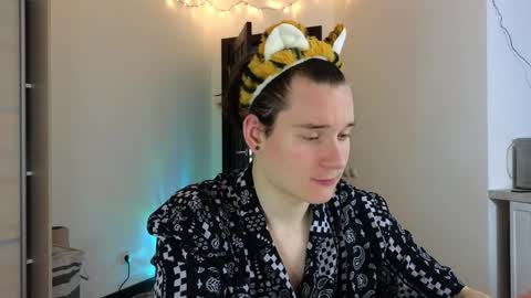 FAVORITE online show from January 9, 1:08 am