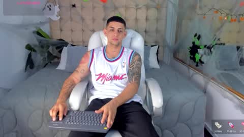 alex online show from October 29, 11:46 am