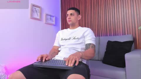 alex online show from April 7, 12:16 pm