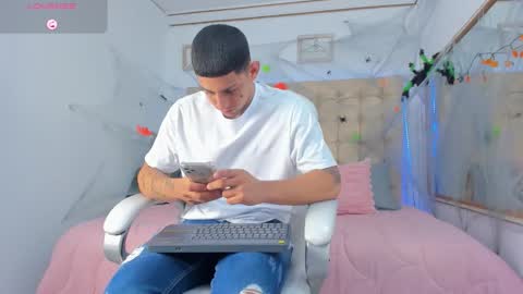 alex online show from October 3, 12:43 pm