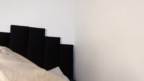 alex_mark_ online show from October 1, 7:40 pm