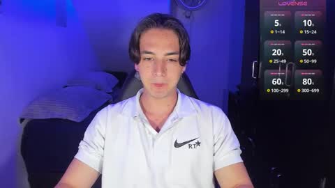 Snapshot of alex_smith0 chatting on September 14, 2:02 am     online show from September 14, 2:02 am