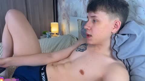 alex_wesker online show from December 18, 3:52 pm