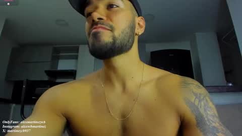 Snapshot of alexander_martines chatting on October 2, 11:20 pm Onlyfansalexmartinezwb  Instagram alexwbmartinez  Twitter martinezcb937 online show from October 2, 11:20 pm
