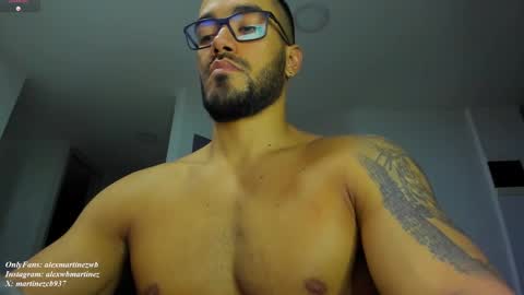 Snapshot of alexander_martines chatting on October 1, 11:19 pm Onlyfansalexmartinezwb  Instagram alexwbmartinez  Twitter martinezcb937 online show from October 1, 11:19 pm
