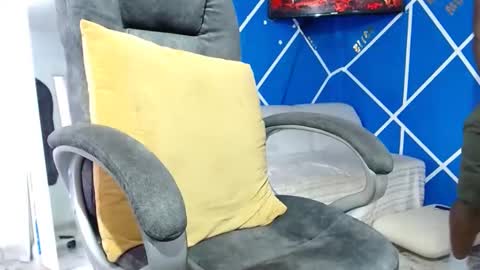 alexander online show from November 18, 1:04 pm