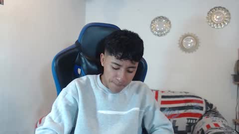 Snapshot of alexandluke1 chatting on October 23, 1:36 pm chicos hot online show from October 23, 1:36 pm