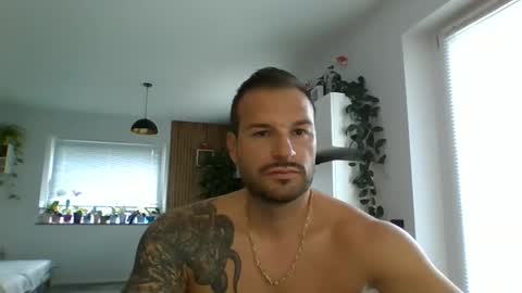 rey ale84 online show from September 26, 9:51 am