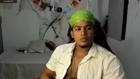 Snapshot of alexj_black chatting on October 22, 12:09 pm ALEXJ BLACK online show from October 22, 12:09 pm