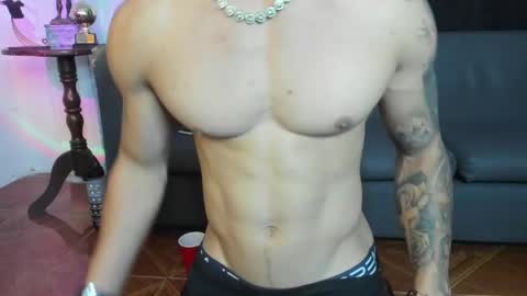 ALEX ROYCE  online show from May 8, 1:39 am