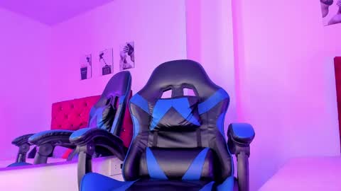 alexxus_smith online show from April 11, 6:55 pm