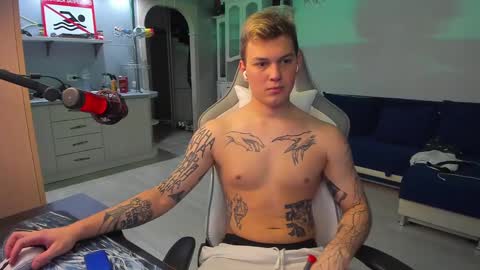 Nikita7Prinz7 online show from January 30, 9:04 pm