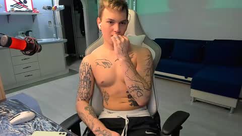 Nikita7Prinz7 online show from February 3, 7:10 pm