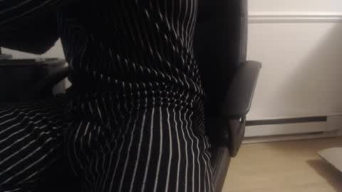 Snapshot of aliasallday chatting on February 17, 12:43 am Alias online show from February 17, 12:43 am