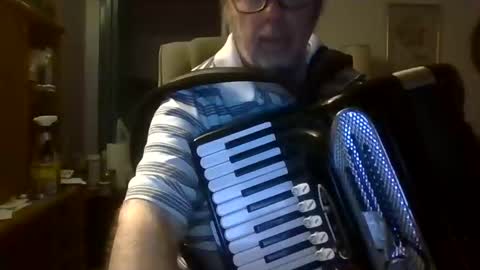 AllanaStar online show from April 2, 12:30 am