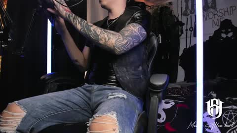   online show from January 13, 7:10 pm