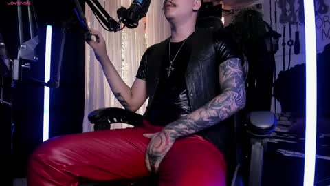   online show from December 14, 6:52 pm