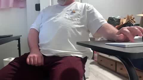 Allergictolove online show from February 15, 7:33 pm