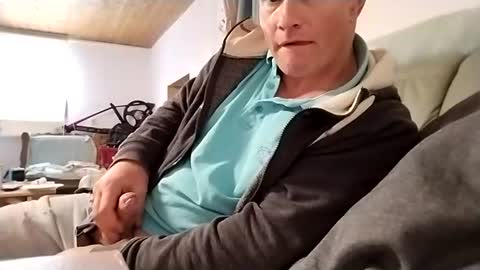 alles594462 online show from June 14, 7:43 am