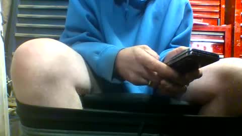 Snapshot of allwolf0323 chatting on October 14, 2:24 pm allwolf0323 online show from October 14, 2:24 pm