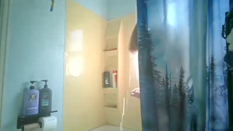 Snapshot of allwolf0323 chatting on September 15, 6:42 pm allwolf0323 online show from September 15, 6:42 pm